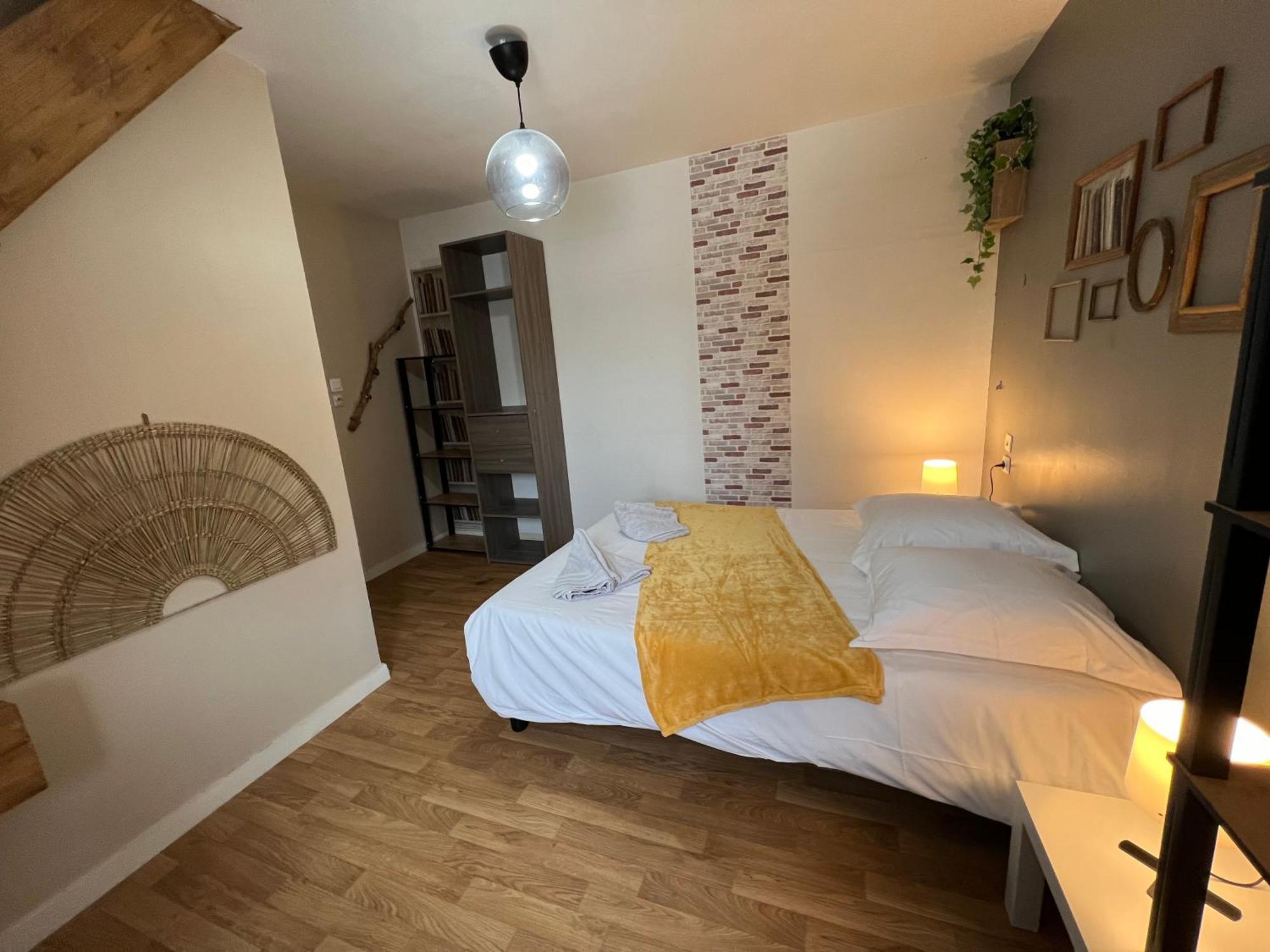 Rigolet Maison En Ville Avec Piscine Interieure Le Controis-en-Sologne Esterno foto